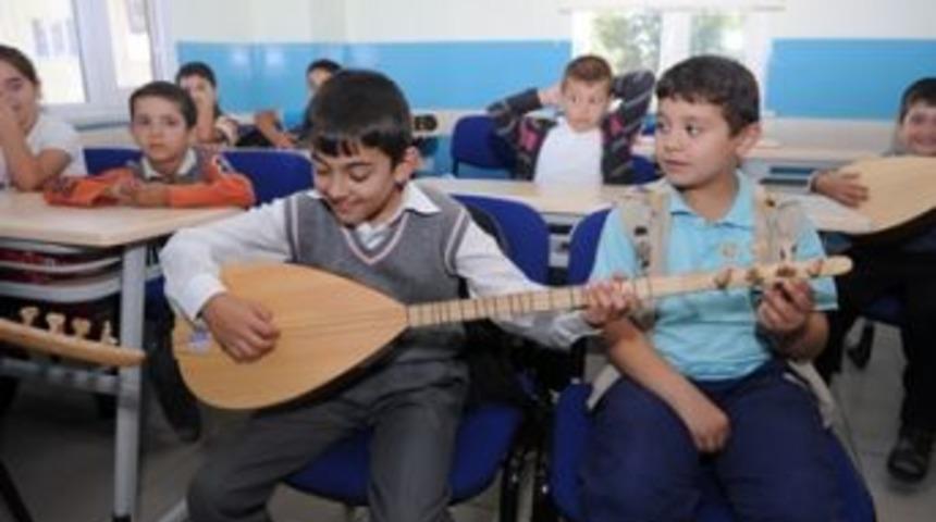 Gen&ccedil;lerin yarınları Bilgi Evleri&rsquo;nde aydınlanıyor