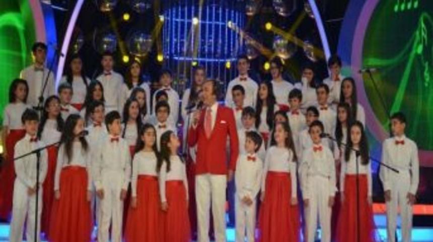 Erol Evgin 44&rsquo;&uuml;nc&uuml; Sanat Yılını &Ccedil;ocuklarla Kutladı