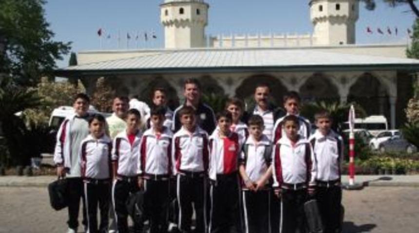 17 Ağustos Ortaokulu Turnuvadan D&ouml;nd&uuml;