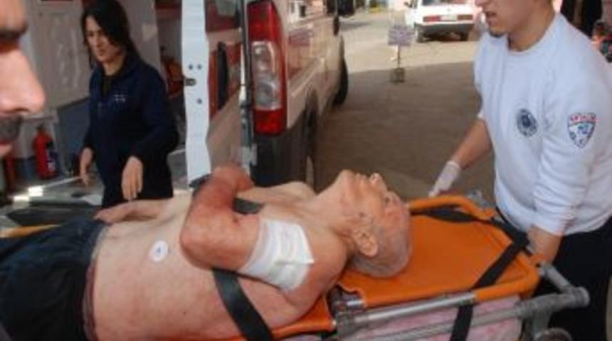 Emekli Postacı Merdivenden D&uuml;şerek Yaralandı