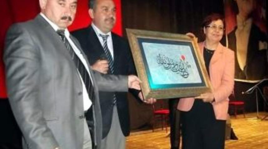 Diva Sen&rsquo;li İmamın Ebru Sergisine B&uuml;y&uuml;k İlgi