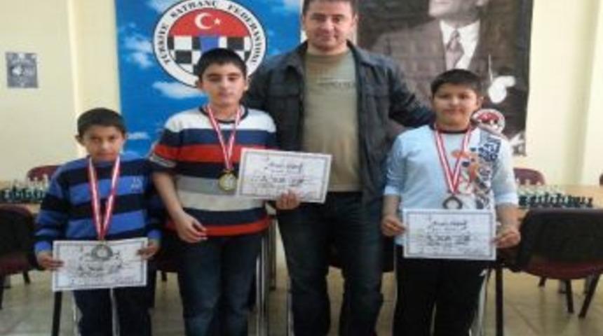 23 Nisan Ulusal Egemenlik Ve &Ccedil;ocuk Bayramı Satran&ccedil; Turnuvası