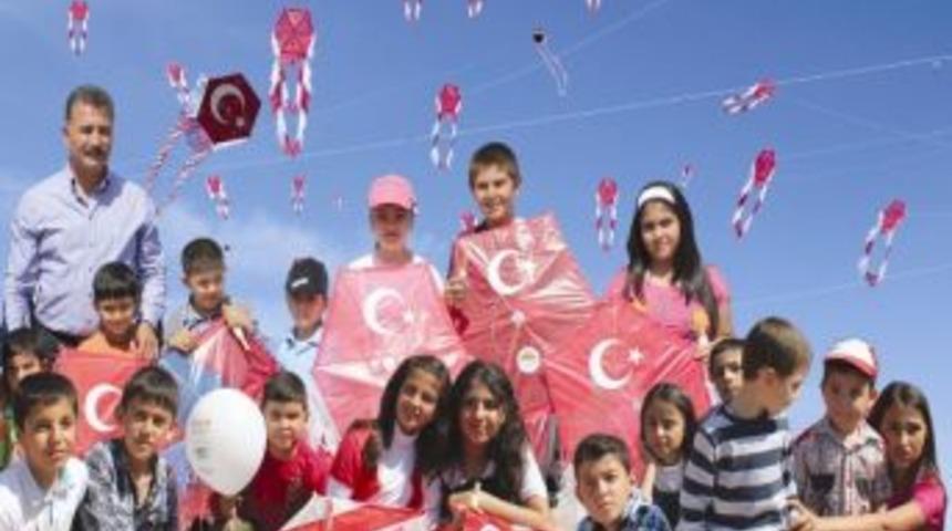 Toroslar'da 23 Nisan&rsquo;da 'u&ccedil;urtma Şenliği'