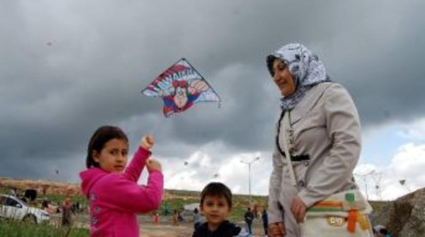 &Ccedil;ocuklar Ve Velilerin U&ccedil;urtma Keyfi