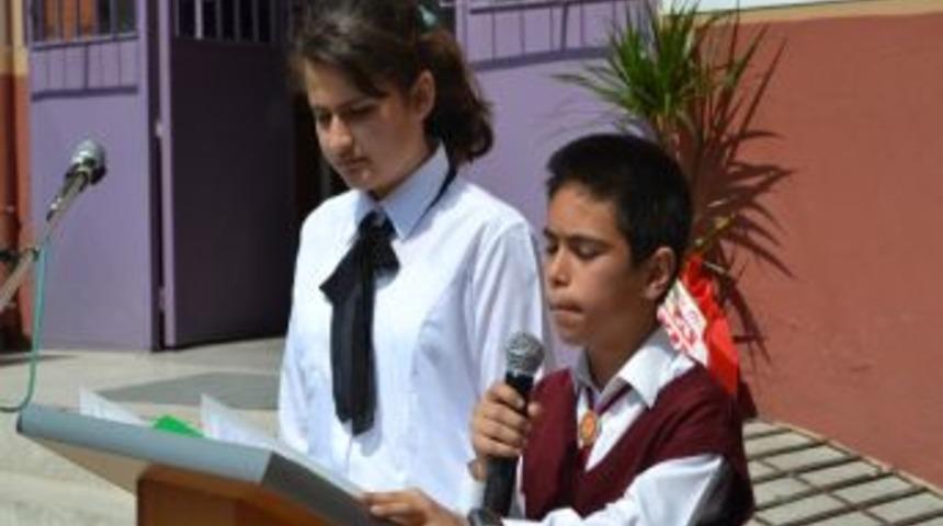 &Ouml;ğrenciler Kutlu Doğum Haftası'nı Kutladı