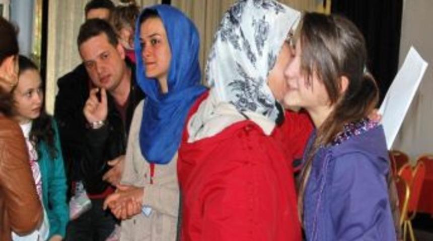 2 &Uuml;lkeden 42 &Ccedil;ocuk Simav&rsquo;ı Renklendirdi
