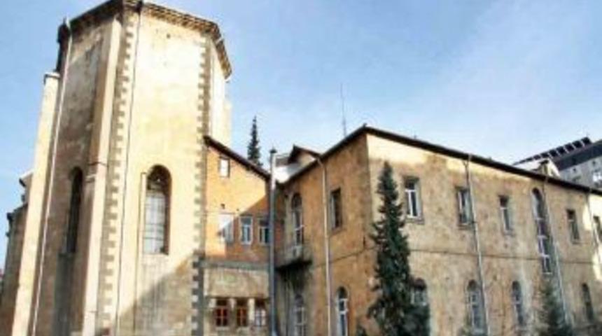 Napolyon&rsquo;un Yapımına Yardım Ettiği Bina K&uuml;lt&uuml;re Hizmet Ediyor