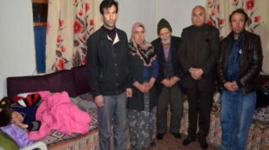 Evi Yanan Aile Yetkililerden Yardım Istiyor
