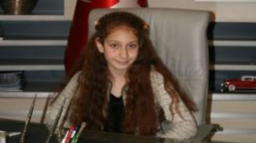 23 Nisan Başkanı İrem Merve Yaşar,