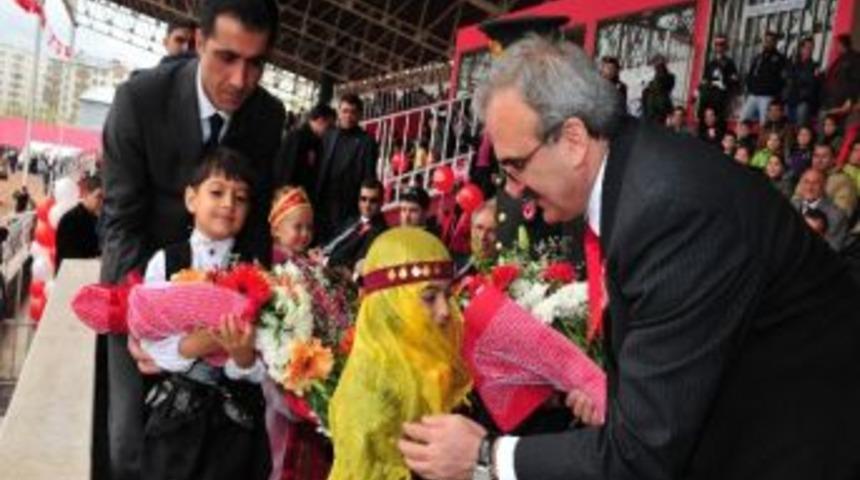 Vali Karaloğlu&rsquo;ndan 23 Nisan Ulusal Egemenlik Ve &Ccedil;ocuk Bayramı Mesajı