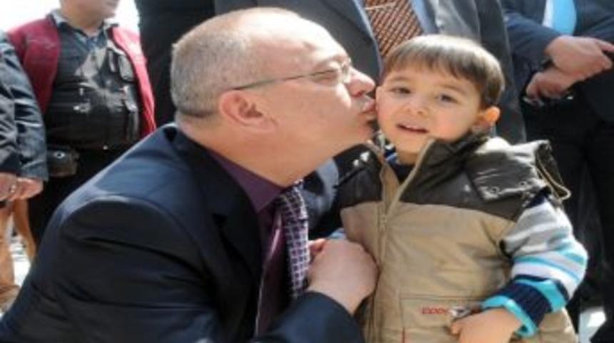 Başkan Erg&uuml;n'den 23 Nisan Mesajı