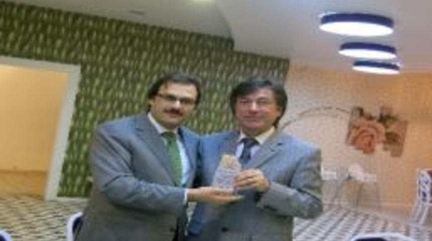 Om&uuml;&rsquo;ye Atanan Salış&rsquo;a Veda Yemeği