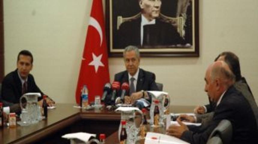 B&uuml;lent Arın&ccedil;, Senegal Cumhurbaşkanı S&ouml;zc&uuml;s&uuml;'n&uuml; Kabul Etti