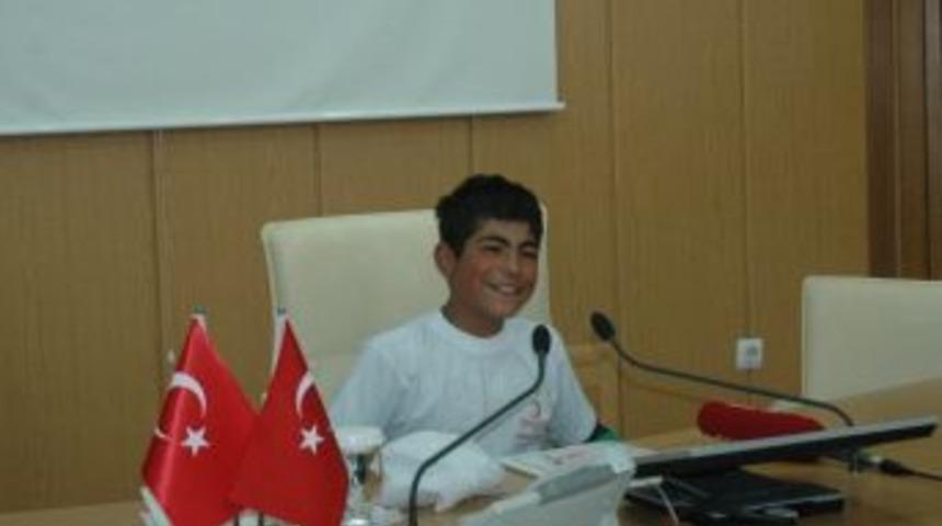 Feke&rsquo;li &Ouml;ğrencilerden Vali Coş'a Ziyaret