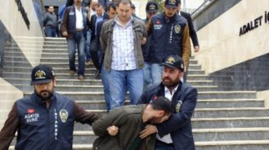 Dubl&ouml;r Kullanarak Vatandaşın Hesabındaki Paraları &Ccedil;ektiler