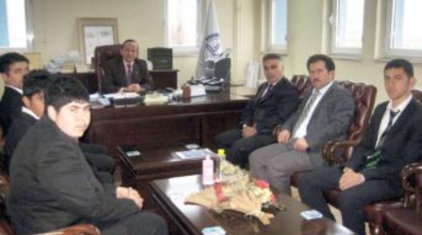 EML Idareci Ve &Ouml;ğrencileri, M&uuml;ft&uuml; Akın'ı Ziyaret Etti