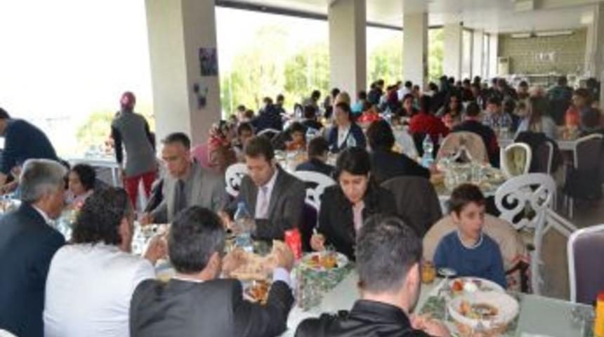 AK Parti İl Sosyal İşler Başkanı Tozlu: Otizmli &Ccedil;ocukların Yanındayız