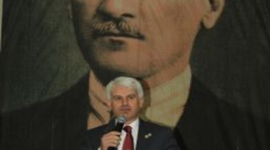 Manavlardan Renkli Kurultay