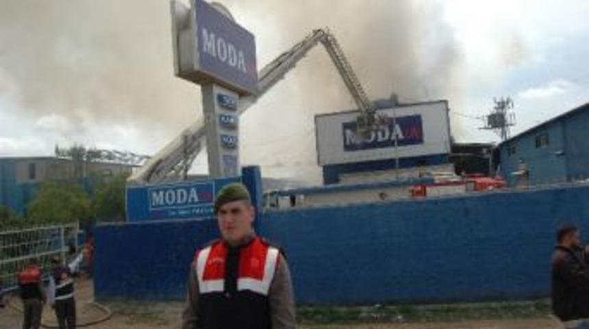 Mobilya Fabrikasında Yangın