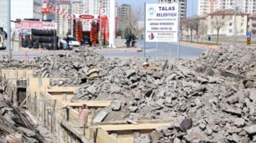 Adnan Menderes&rsquo;in Ismi Talas&rsquo;ta En B&uuml;y&uuml;k Parka Verildi