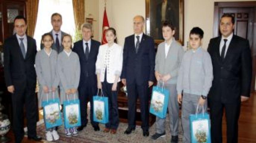 Bursa’nın Ilk Kadın Valisi Göreve Başladı