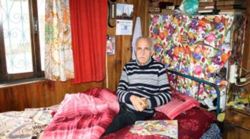 Tek Odalı Evde 36 Yıldır Ilgi Bekliyor