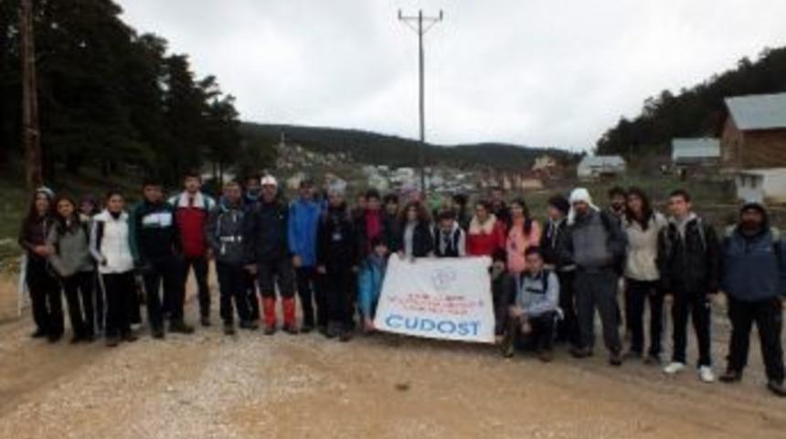 Cumhuriyet &Uuml;niversite&rsquo;li &Ouml;ğrenciler Eğri&ccedil;imen Yaylasında