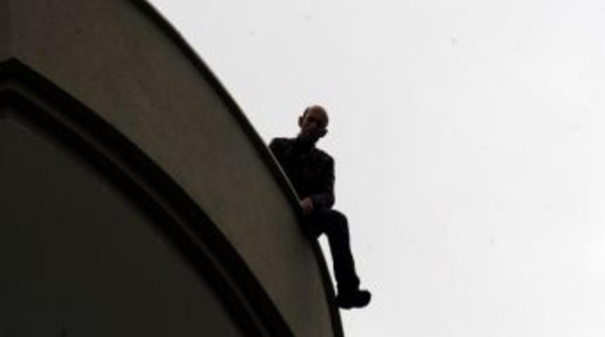 İntihar Girişimden Oğlunun "baba Aşağı İn" Feryadı Vazge&ccedil;irdi