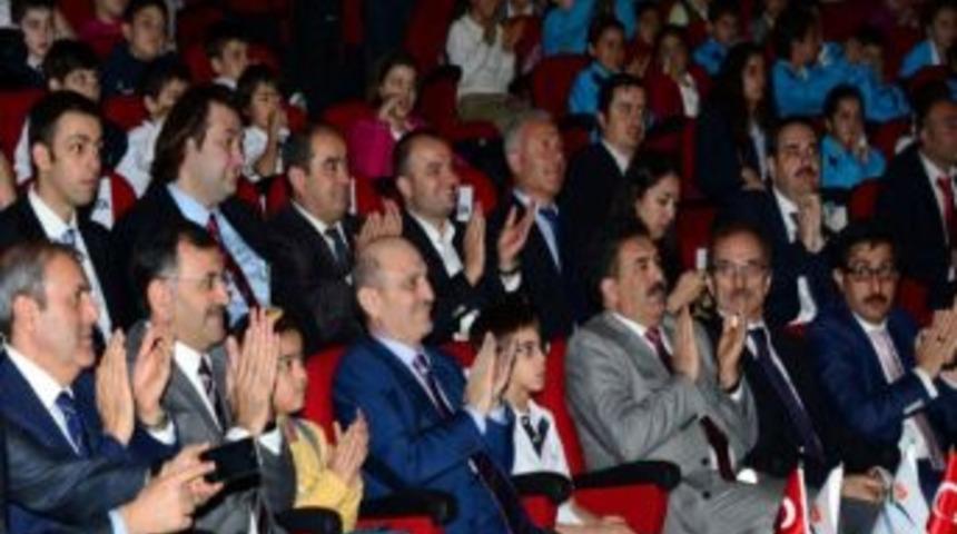 Tiyatroda &Ccedil;evreci &Ccedil;ocuk Şenliği