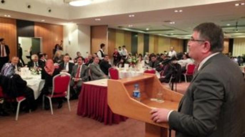 Eski Bakan İdris Naim Şahin&rsquo;den &ldquo;idris Şahin&rdquo; Değerlendirmesi