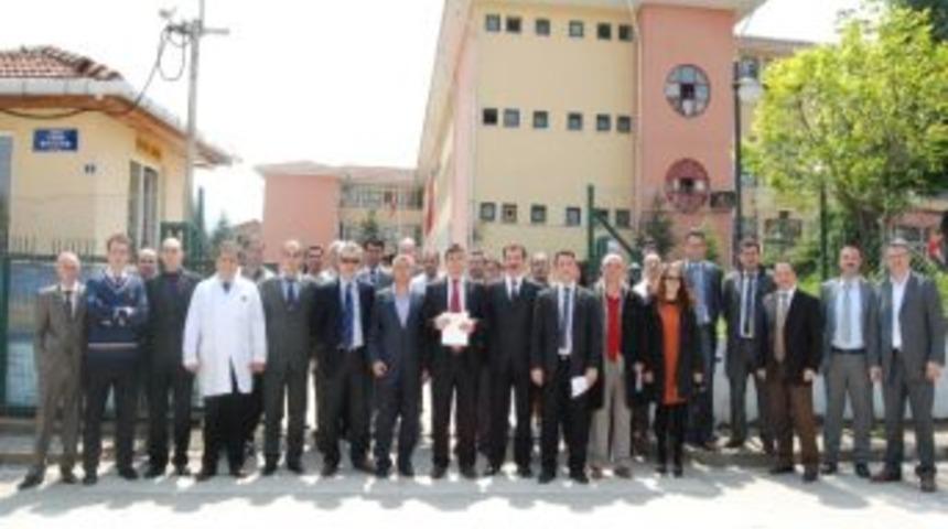 &Ouml;ğrenci Ve Ağabeyi Yusuf &Ouml;ğretmeni Darp Etti