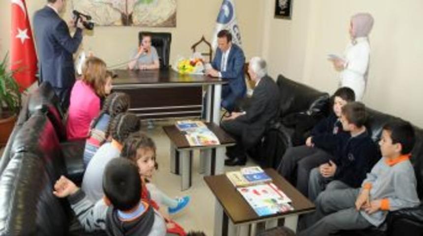 Belediye Başkanı, Okuluna Bilgisayar Alınması Talimatı Verdi