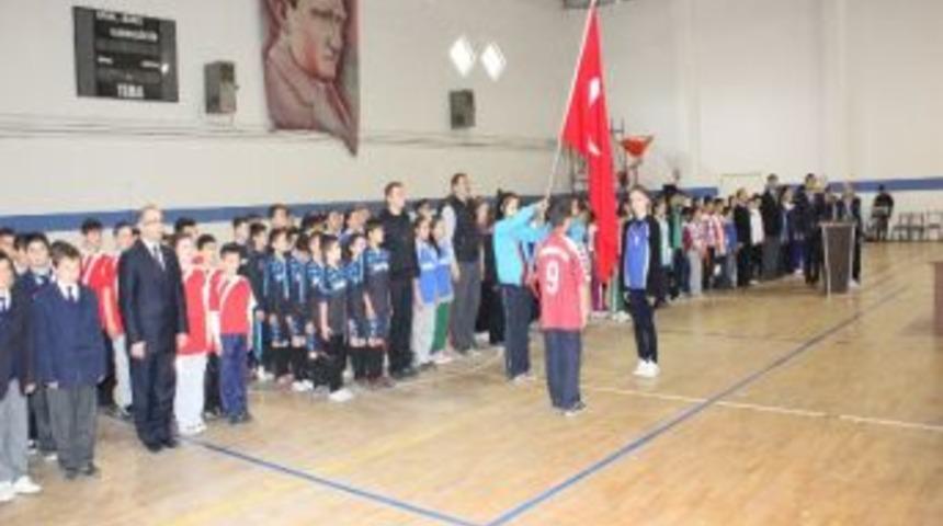 'bahar Turnuvası'nda Dereceye Girenler &Ouml;d&uuml;llendirildi