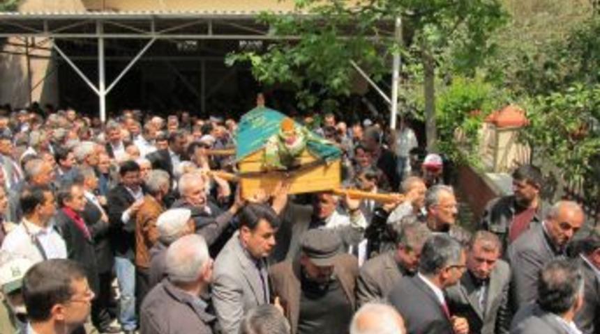AK Parti Milletvekili Aydınlıoğlu'nun Annesi Defnedildi