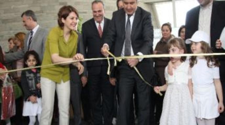 5 Yaşında İlk Sergisini A&ccedil;tı