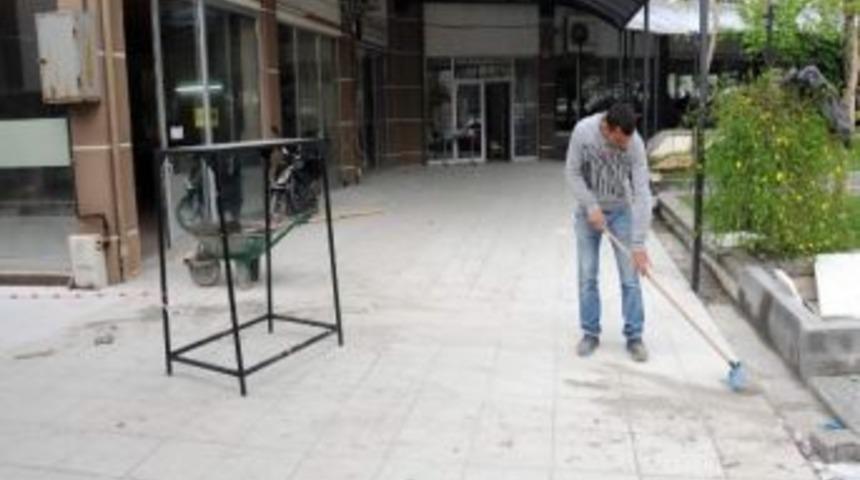 Laleli&rsquo;de Esnafı Sevindiren Hizmet