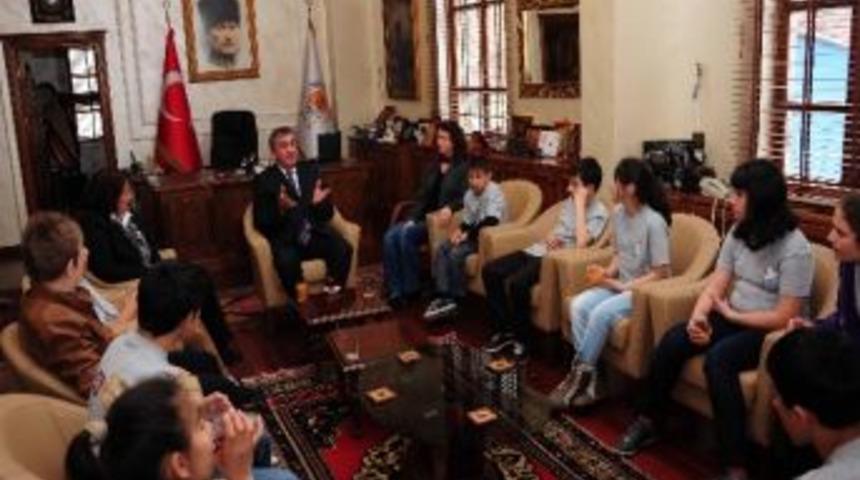 Eğitim Parkı G&ouml;n&uuml;ll&uuml;lerinden B&uuml;y&uuml;kşehir Belediyesi&rsquo;ne Ziyaret