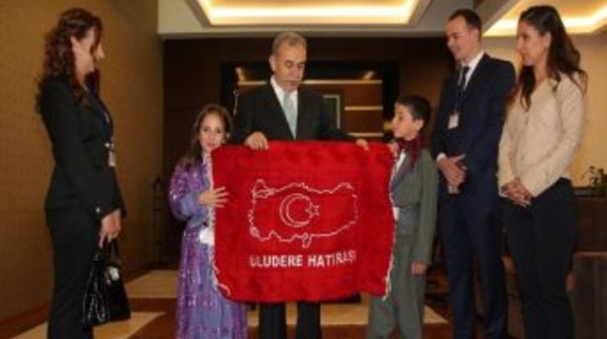 Vali B&uuml;y&uuml;k Halk Oyunları Ekiplerini Makamında Ağırladı