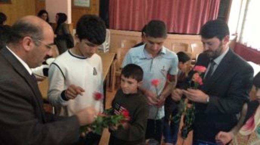 M&uuml;ft&uuml;l&uuml;kten Kutlu Doğum Haftası&rsquo;nda Kimsesiz &Ccedil;ocuklara Ziyaret