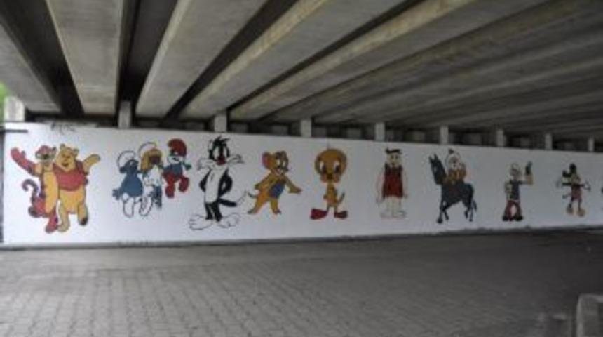 &Ouml;ğrenciler &ccedil;izgi Film kahramanlarını canlandırdı