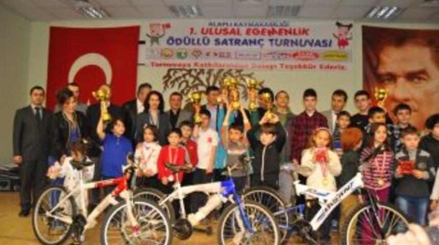 1. Ulusal Egemenlik &Ouml;d&uuml;ll&uuml; Satran&ccedil; Turnuvası sona Erdi