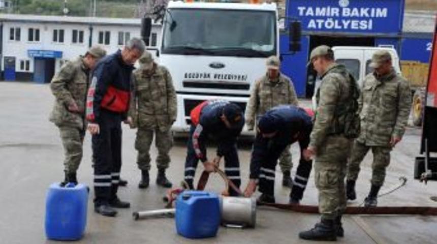 Boz&uuml;y&uuml;k İtfaiyesi'nden Askerlere Yangın Eğitimi