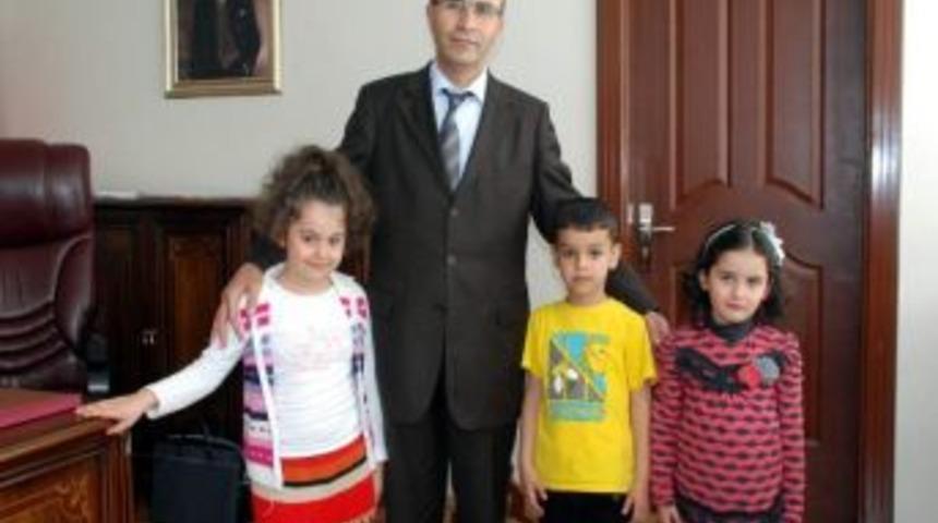 B&uuml;rokrat Ve Siyasilerden 23 Nisan Mesajları