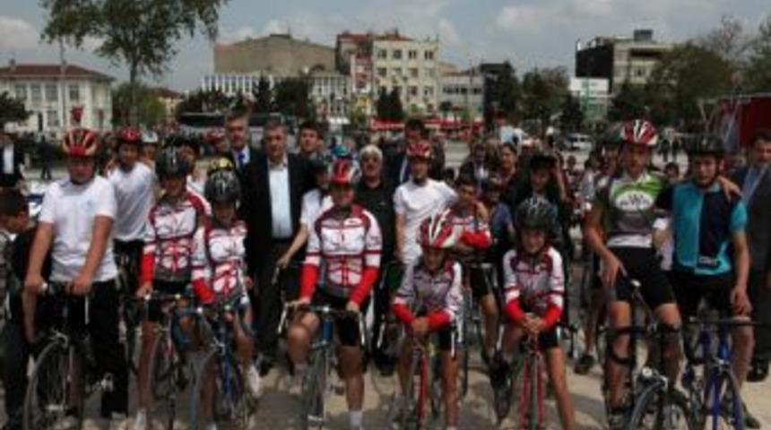 Başkan To&ccedil;oğlu Gen&ccedil;lerle