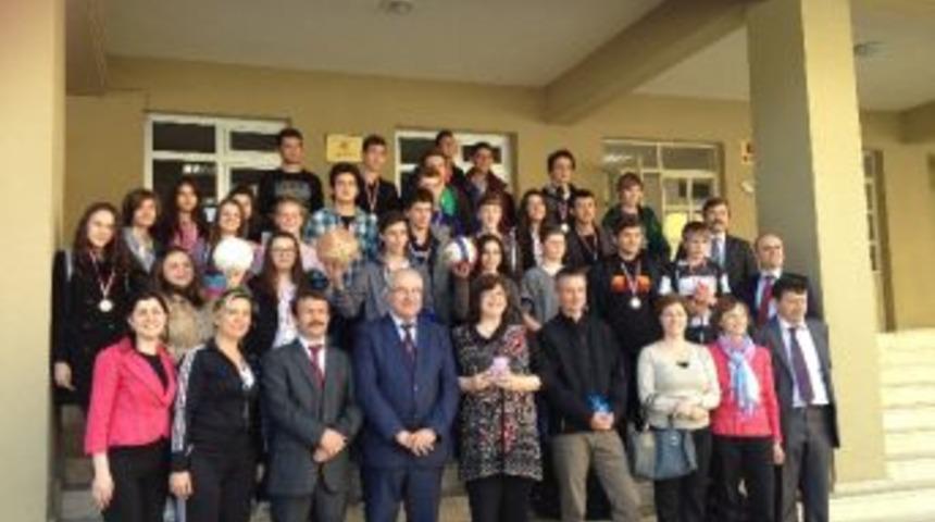 Namık Kemal Lisesi &Ouml;ğrencileri Almanya Yolcusu