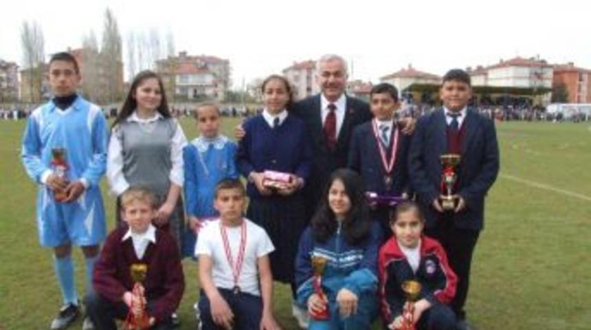 Başkan &Ouml;zden&rsquo;den 23 Nisan Mesajı