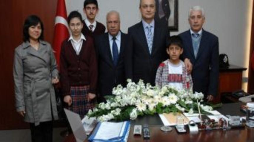 Gaziantep Emniyet M&uuml;d&uuml;r&uuml; Aydın, G&ouml;revini &Ouml;ğrencilere Bıraktı