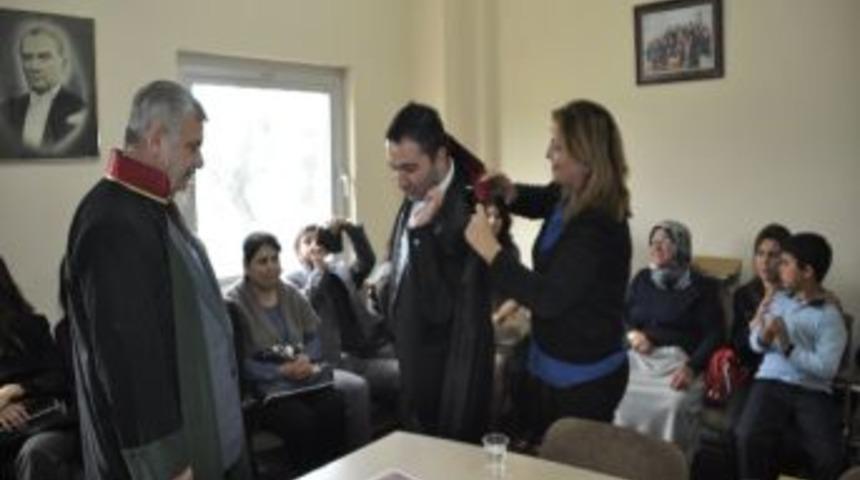 Stajyer Avukat T&ouml;renle C&uuml;bbe Giydi