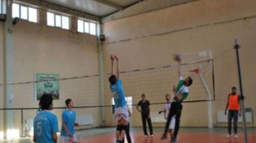 Pazarlar&rsquo;da Kaymakamlık Kupası Voleybol Turnuvası Sona Erdi