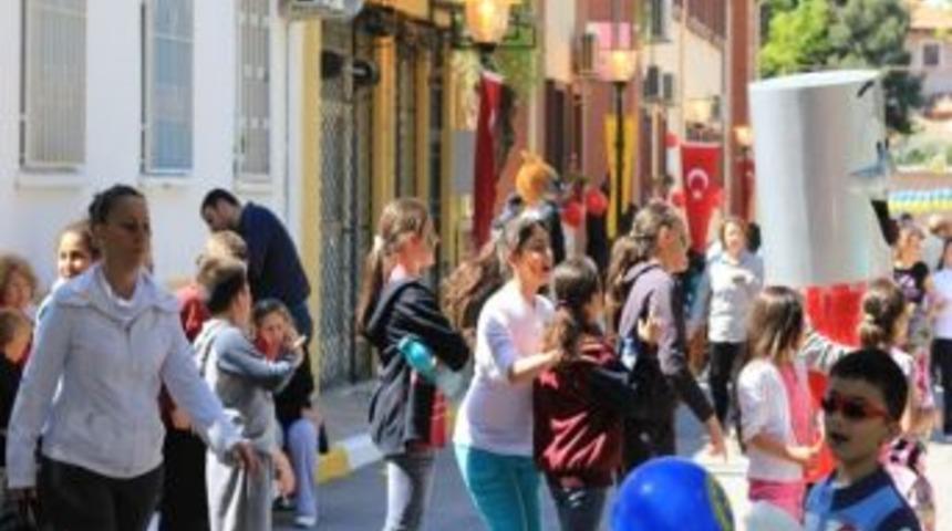 Buca&rsquo;da 2. Oyun Sokağı Şenlikleri Finali 23 Nisan&rsquo;da